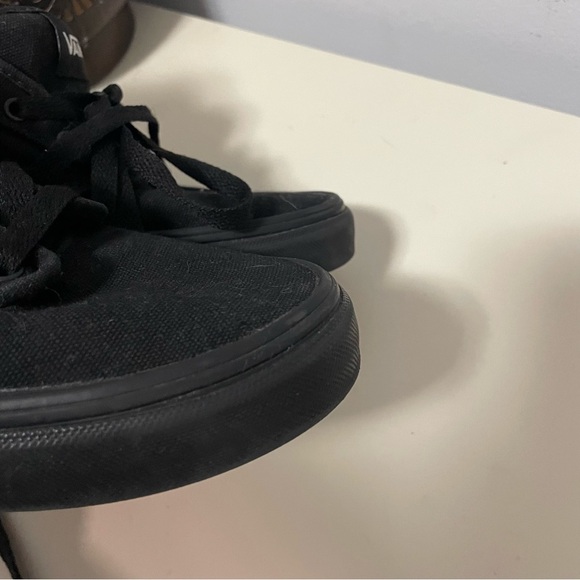Vans black sneakers kids size 4 - Picture 3 of 4
